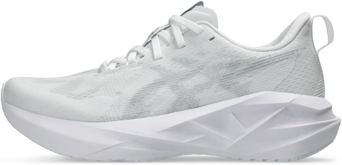 ASICS Women's Novablast 5 Sneaker