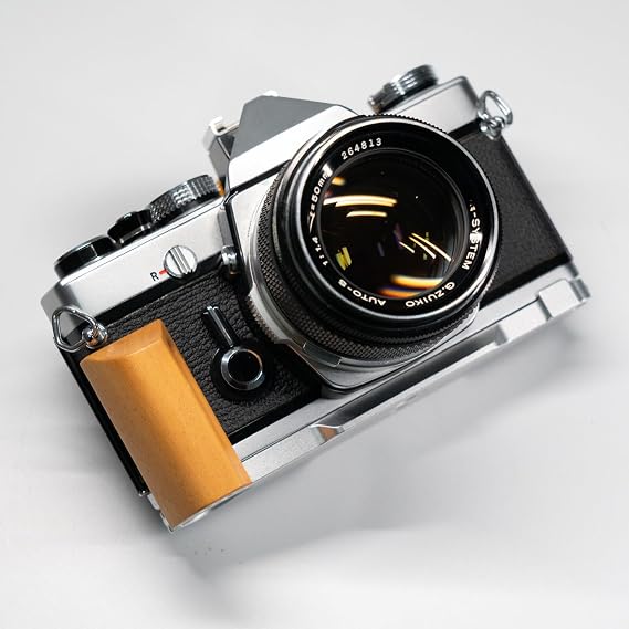 Handmade Wooden Wood Hand Grip L Alloy Base Plate for Olym pus OM2 OM1 OM-1 OM-2 Camera Holder (Gold Sandalwood + Silver Base)